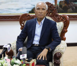 ສື່ມວນຊົນເປັນກະບອກສຽງອັນແຫລມຄົມ ຕໍ່ສູ້ປົກປ້ອງຕ້ານທັດສະນະຜິດເຂວ, ຕ້ານການບິດເບືອນຂອງຄົນບໍ່ດີ