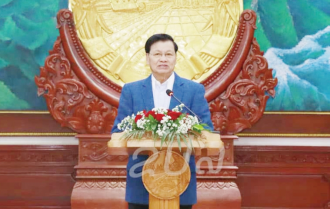 ປະທານປະເທດ ຕ້ອນຮັບຄະນະຄູຝຶກ ແລະ ນັກກິລາລາວ