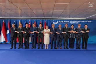 Lao Deputy Prime Minister Attends Key ASEAN Meetings in the Philippines