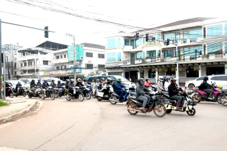 ຂັບຂີ່ໃຫ້ປອດໄພ ຕ້ອງປະຕິບັດແນວໃດ?
