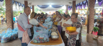  Buddhists Across Laos Mark Beginning of Buddhist Lent
