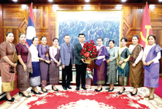 ເລຂາພັກແຂວງຄຳມ່ວນ ເນັ້ນໃຫ້ສະມາຄົມນັກທຸລະກິດຍິງສ້າງຜະລິດຕະພັນເດັ່ນ ຂັບເຄື່ອນເສດຖະກິດແຂວງ
