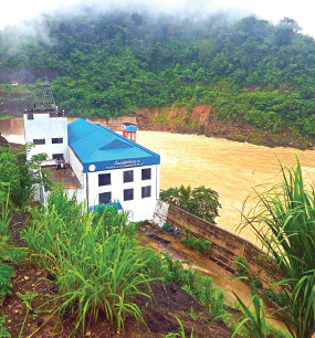 ພາກສ່ວນກ່ຽວຂ້ອງແຂວງຫລວງພະບາງ ຕິດຕາມລະນ້ຳເຄື່ອນໄຟຟ້ານ້ຳຄານ 2-3