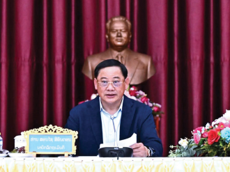 ນາຍົກລັດຖະມົນຕີ ພົບປະໂອ້ລົມໃຫ້ທິດຊີ້ນຳການນຳ ແລະ ພະນັກງານຫລັກແຫລ່ງແຂວງບໍ່ແກ້ວ