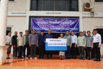 Acting National Assembly President Delivers Aid to Flood Victims in Khammouane