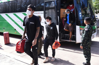 Laos Hands Over 39 Thai Nationals Suspected of Cybercrime and Online Gambling
