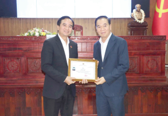 ສສກ ສຳເລັດການຝຶກອົບຮົມການບໍລິຫານຄຸ້ມຄອງລັດ ສຳລັບຜູ້ບໍລິຫານລະດັບສູງ ຂັ້ນຮອງຫົວໜ້າກົມ