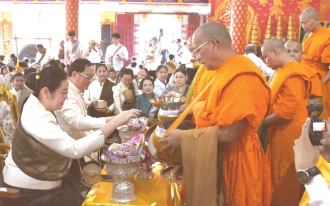 ປະທານສະພາແຫ່ງຊາດ ແລະ ອາດີດຮອງປະທານປະເທດ ຮ່ວມໃສ່ຍາດໂອກາດບຸນອອກພັນສາທີ່ນະຄອນປາກເຊ