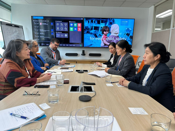 Lao Delegation met UNICEF leadership in New York to discuss further  cooperation for child rights